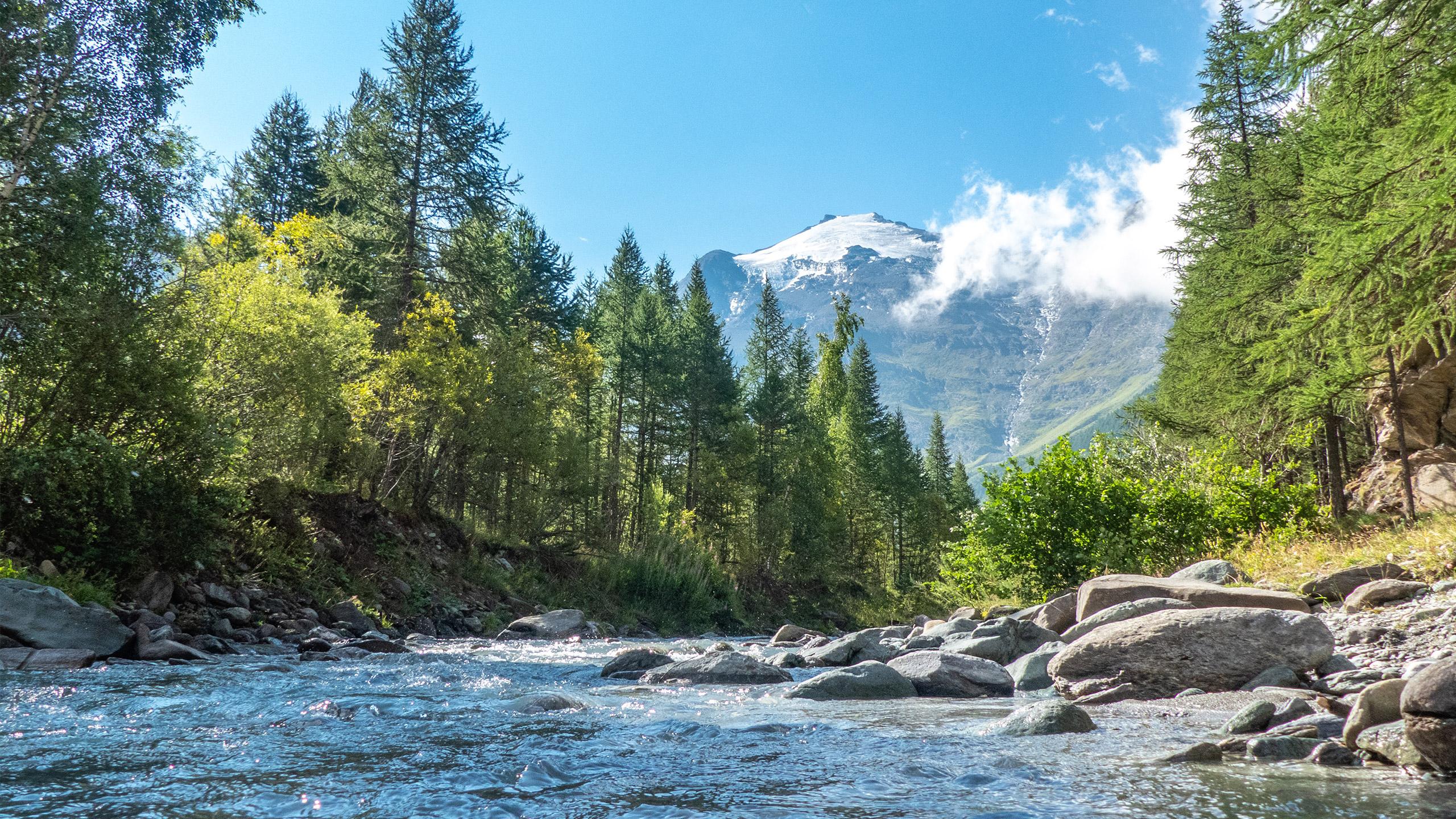 Rivière au printemps en Haute-Maurienne 