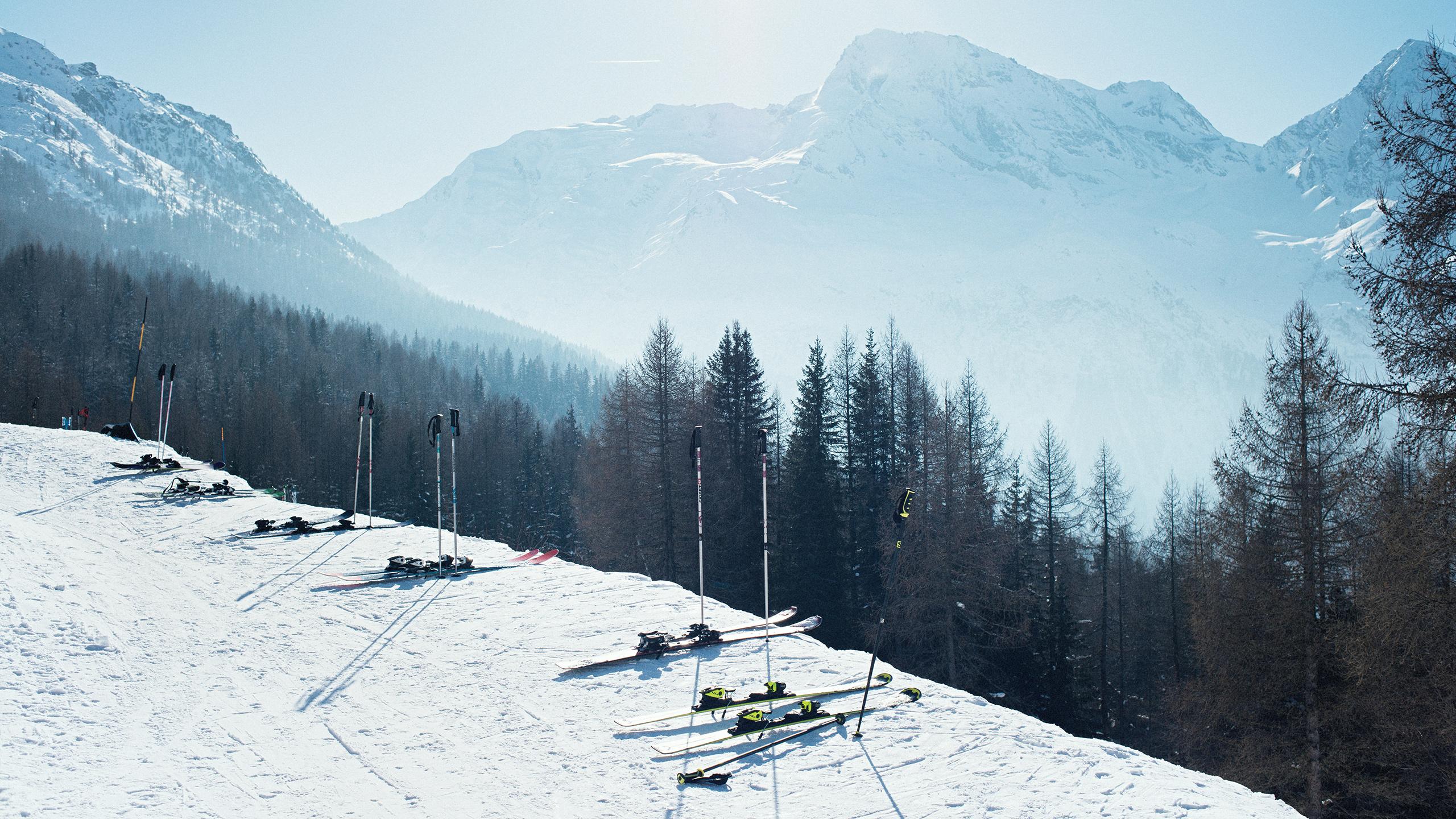 Sainte-Foy-Tarentaise - Hiver - Piste avec vue sur la montagne