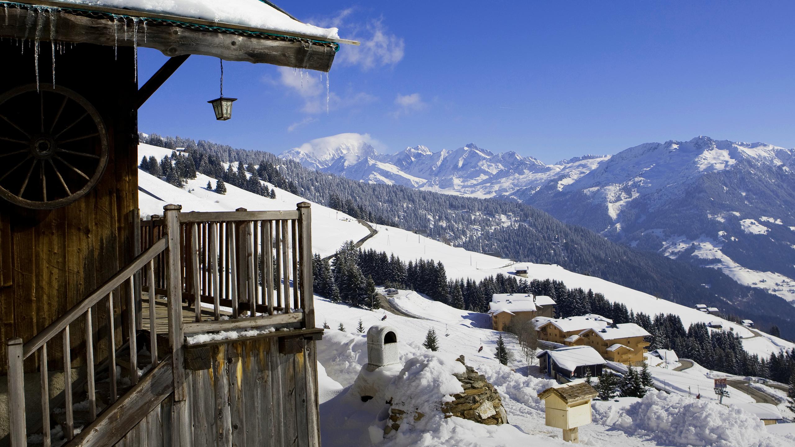 Beaufortain - Les Saisies - Hiver - Chalet avec vue sur les sommets