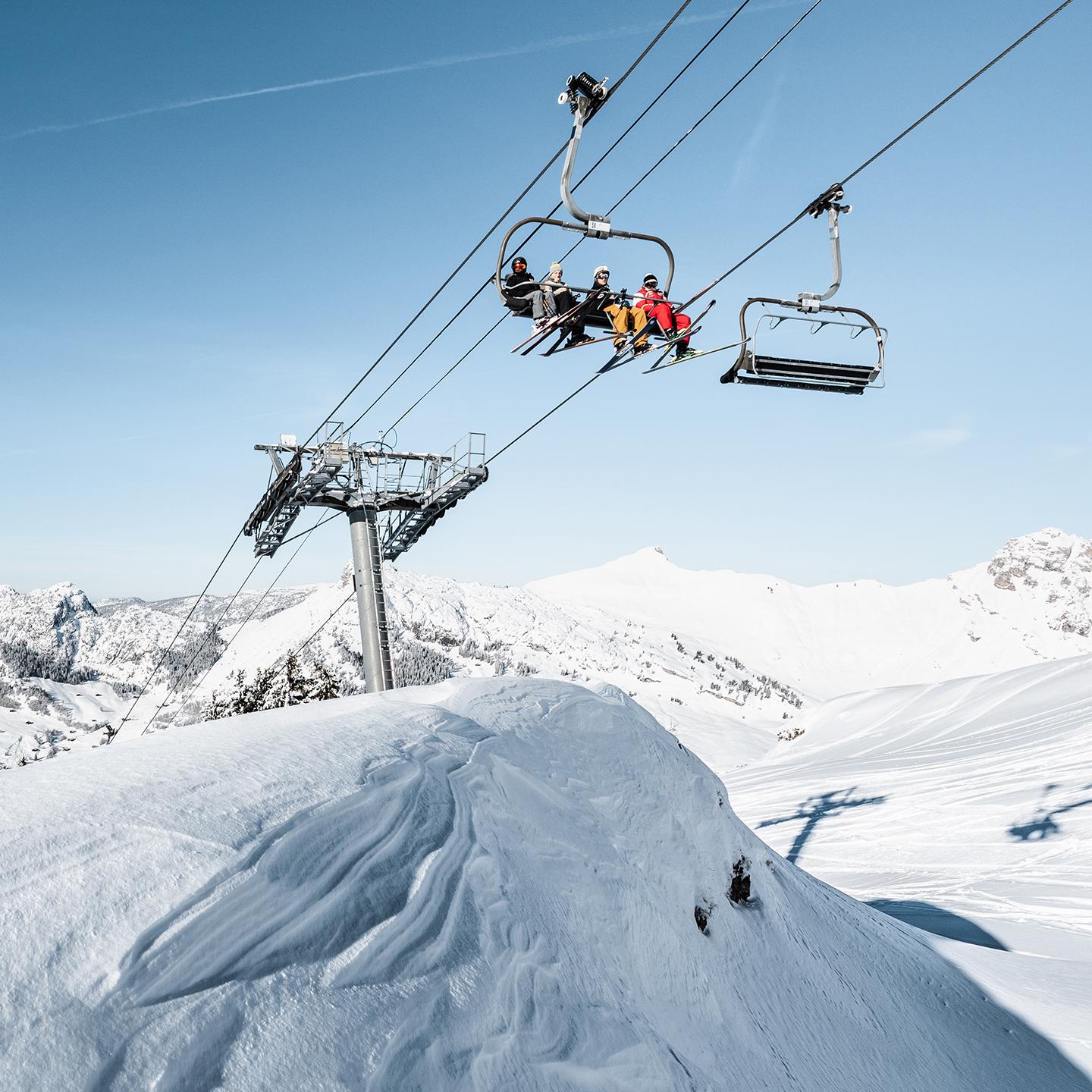 Domaine skiable du Grand-Bornand en Haute-Savoie, au cœur du Massif des Aravis