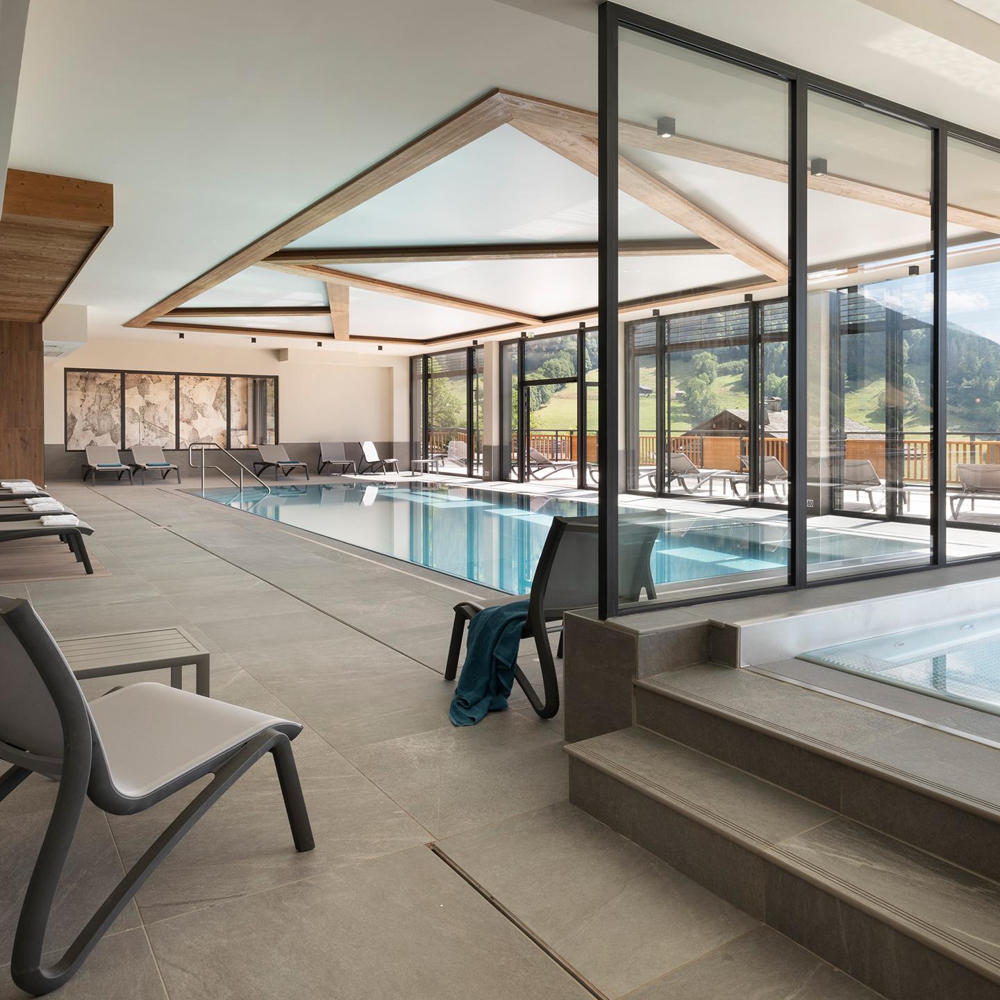 Chalets de Joy - Le Grand Bornand - Espace bien-être - Piscine ©studio-bergoend