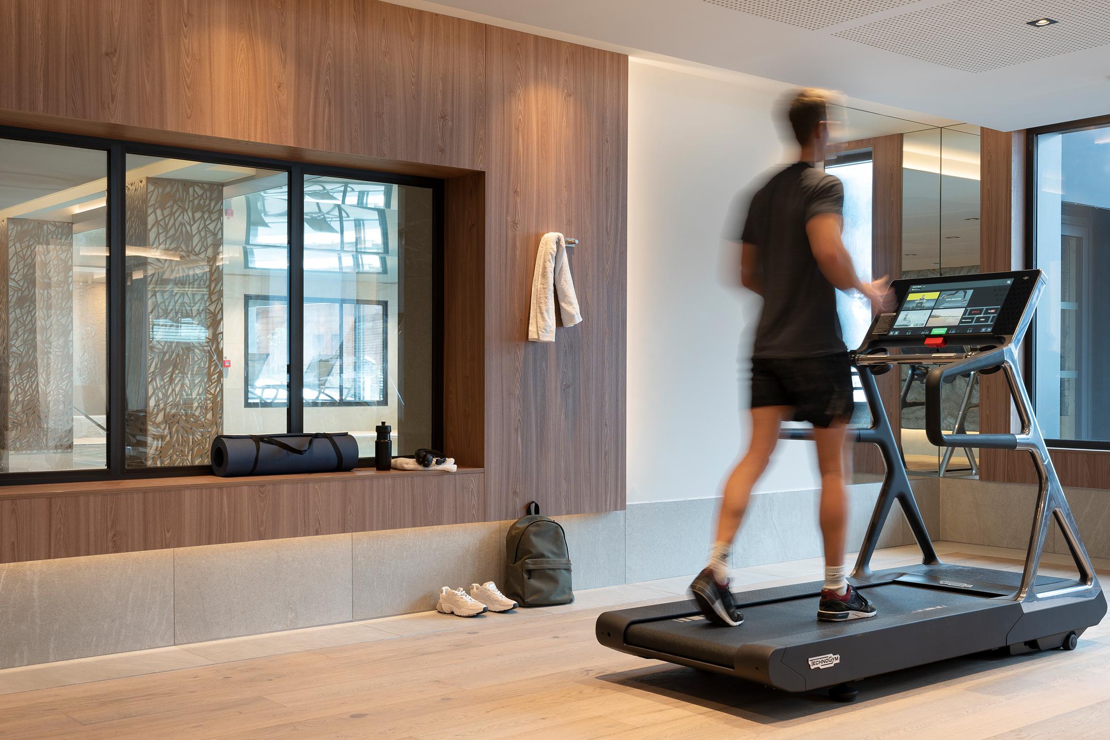 Salle de fitness disponible dans l'espace bien-être des Chalets Láska aux Contamines-Montjoie