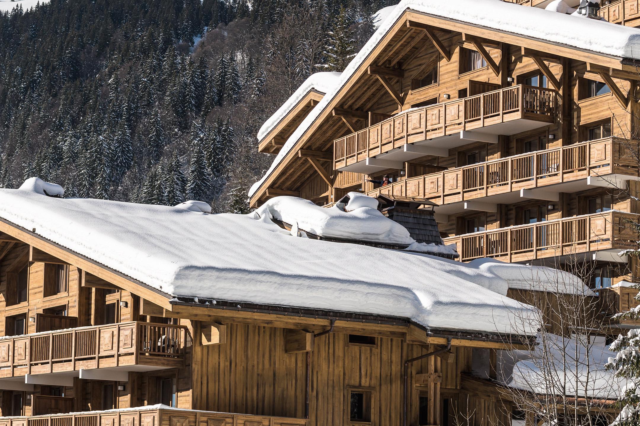 Vue extérieure sur la résidence Le Roc des Tours au Grand Bornand 