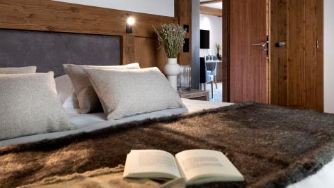 Chambre parental des appartements à vendre aux Chalets Láska situés aux Contamines Montjoie